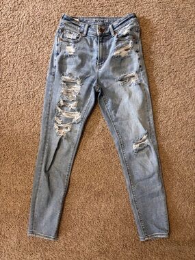 American Eagle Outfitters Light Blue Distressed Jeans